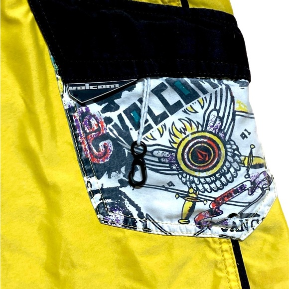 Vintage Early Volcom Board Shorts - Picture 3 of 4